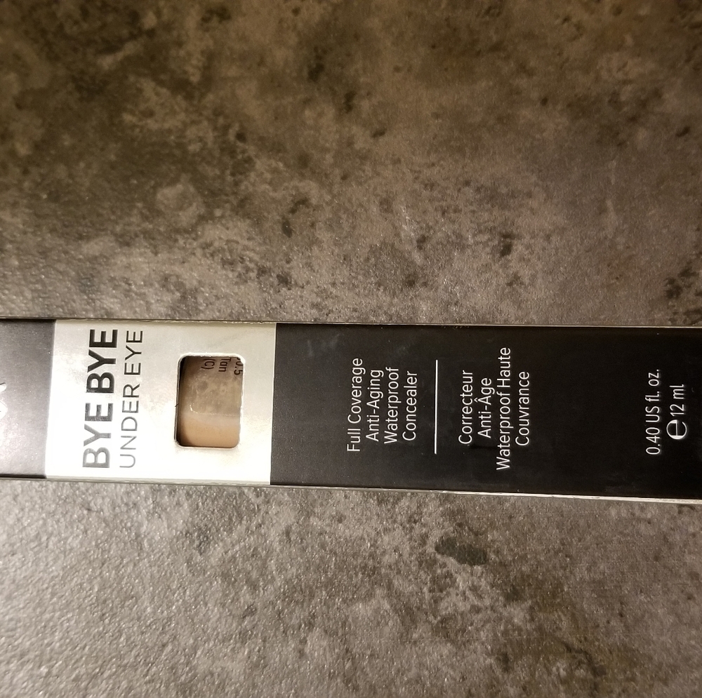 IT Cosmetica Under Eye Concealer